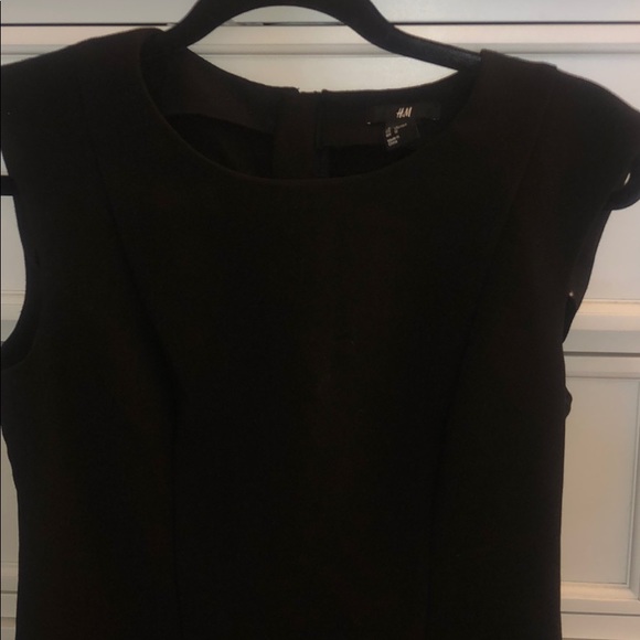 Black dress - Picture 3 of 5